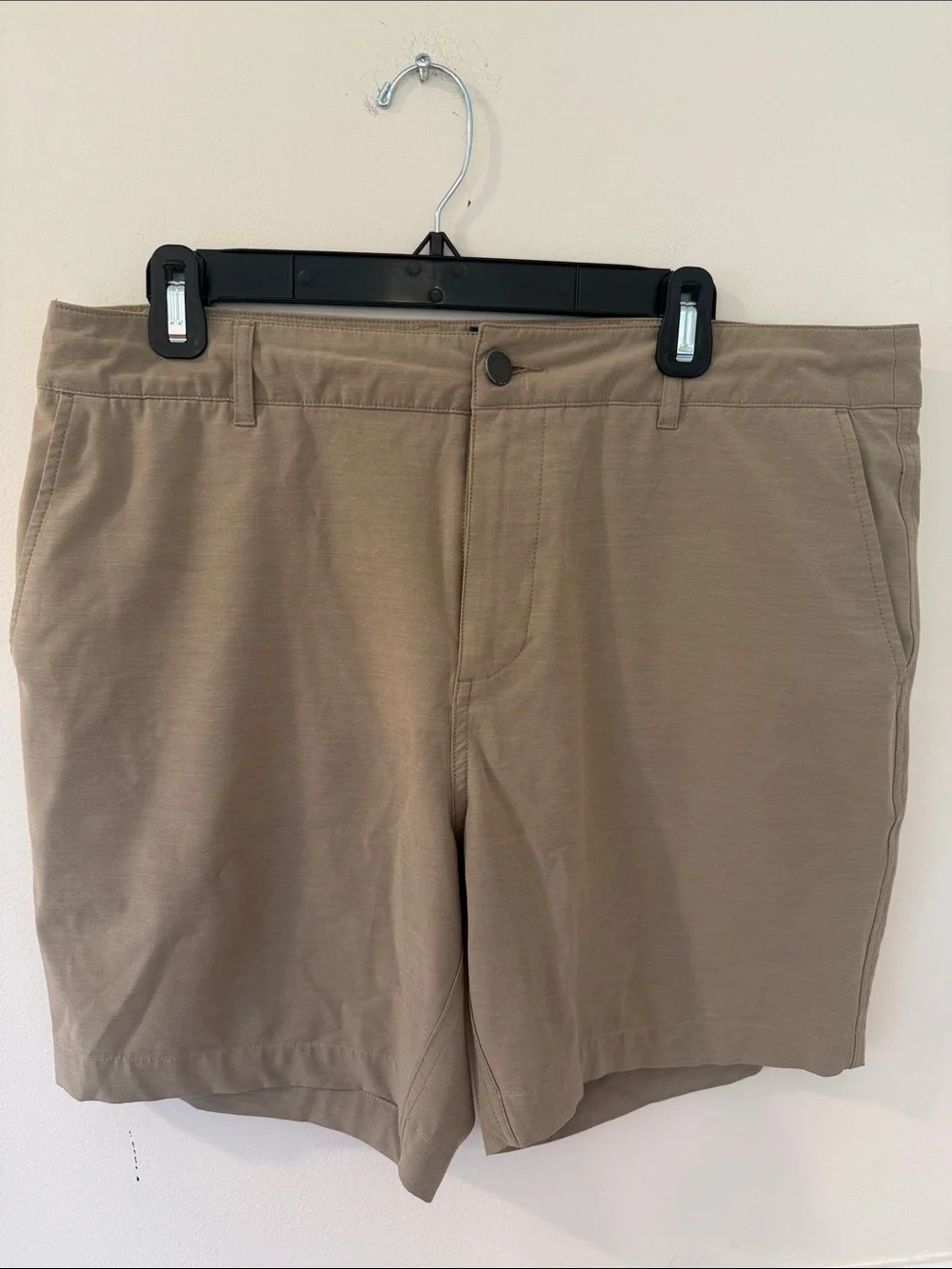 Faherty Men's Flat Front Tan Shorts
